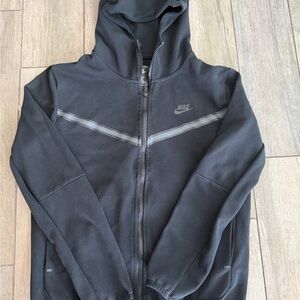 Nike Youth large Black Nike Tech